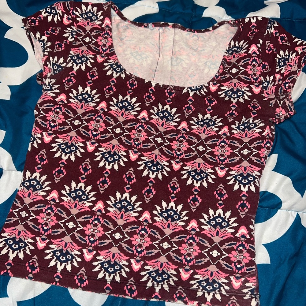 Stylish Women's Patterned Crop Top